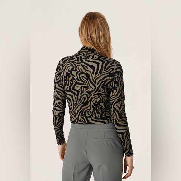 Soaked in Luxury High neck shirt in animal print, women’s size L - Picture 4 of 8
